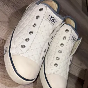 UGG 2025 womens White Quilted Slip-On Shoes