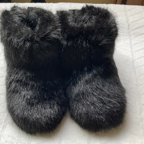 UGG Amary Bootie Slipper