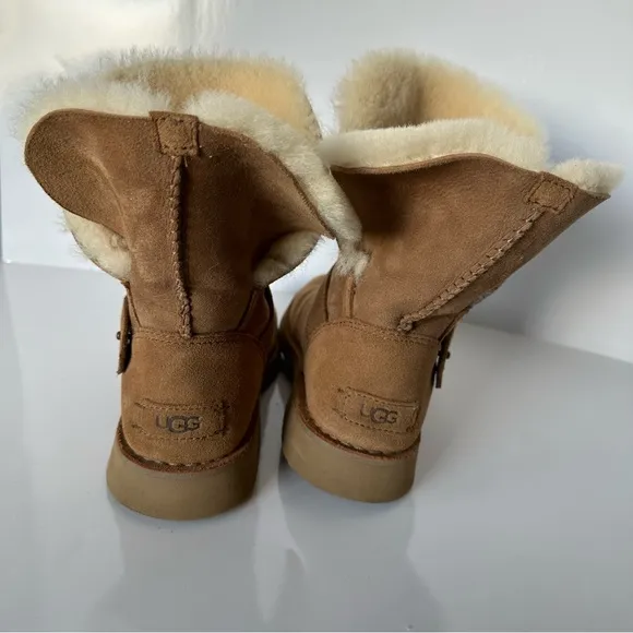 Ugg ankle woman’s boots