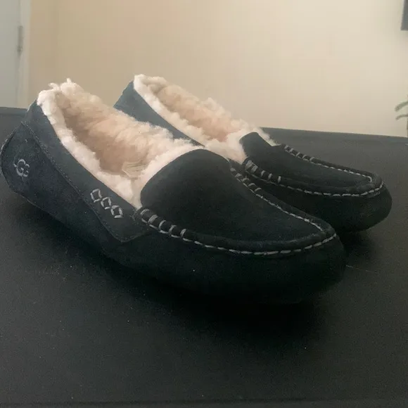 UGG ANSLEY BLACK SILKE SUEDE MOCCASIN  SLIPPERS