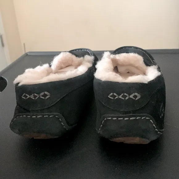 UGG ANSLEY BLACK SILKE SUEDE MOCCASIN  SLIPPERS