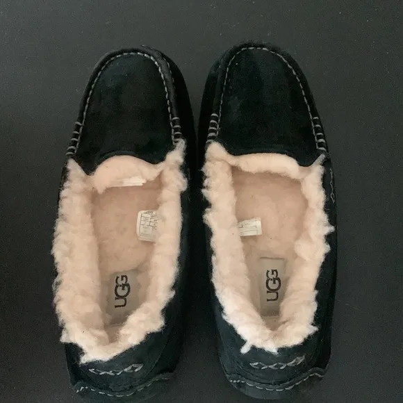 UGG ANSLEY BLACK SILKE SUEDE MOCCASIN  SLIPPERS