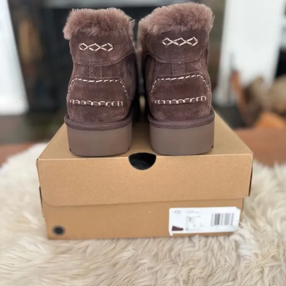 UGG Ansley Parc Sz 7 Burnt Cedar 🔥 Brown Suede Fur Slipper Boots  FREE ♠️ GIFT 🎁