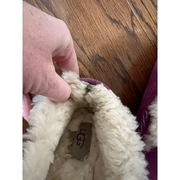 UGG Ansley slippers purple‎ size 7