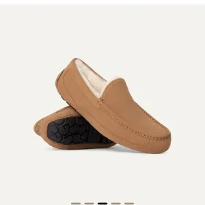 UGG Ascot Tan Suede Fur Lined Moccasin Slippers, Size 9