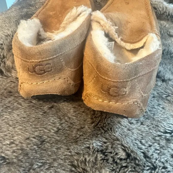 UGG Ascot Tan Suede Fur Lined Moccasin Slippers, Size 9