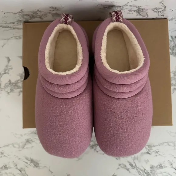 UGG Astro Ultra Fluff Puff Slip On Slide Sandals Slippers Size 6/ Women Size 7.5