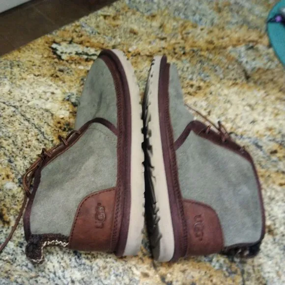 UGG Australia Neumel Mens Ankle Boots Taupe Suede Sheepskin 1095349 Size 6