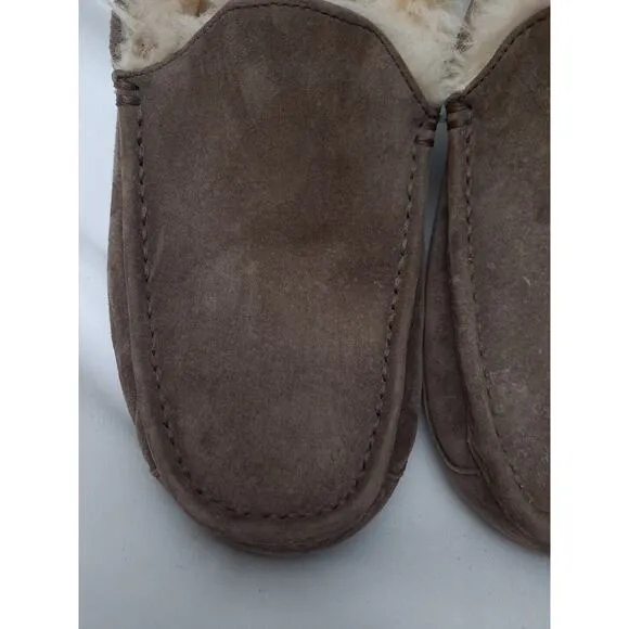 UGG Australia Slip On Moccasin Slippers Men’s Sz 10 Brown Fur Lined