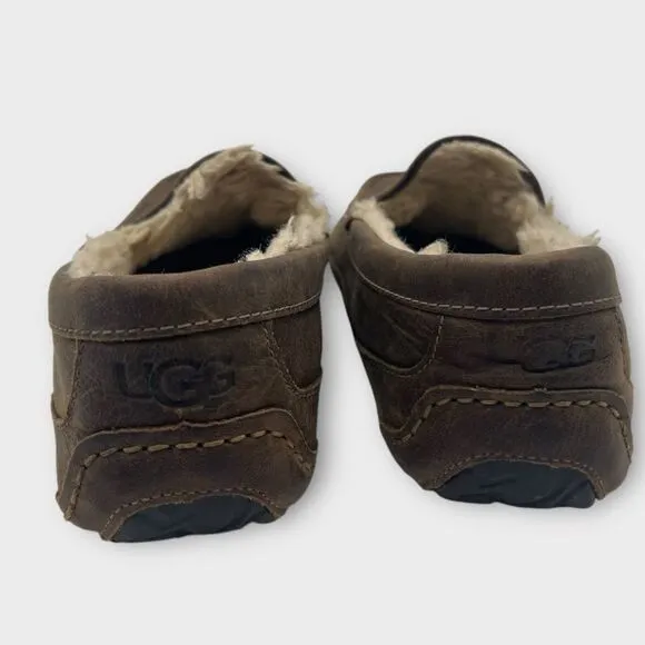 UGG Australia Mens Ascot Leather Closed Toe Slip on Slippers Brown Size 8 Nice!