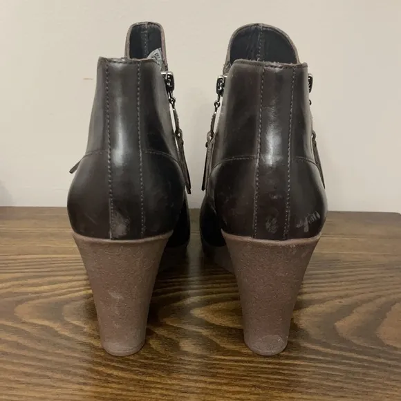 UGG Brown Lodge Meredith Shearling Lined Wedge Ankle Boots Size 10