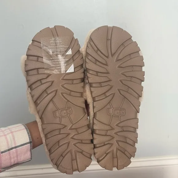 UGG COZETTA BRAID Cream Fuzzy Slippers- Size 9