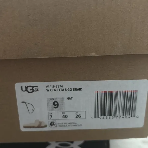 UGG COZETTA BRAID Cream Fuzzy Slippers- Size 9