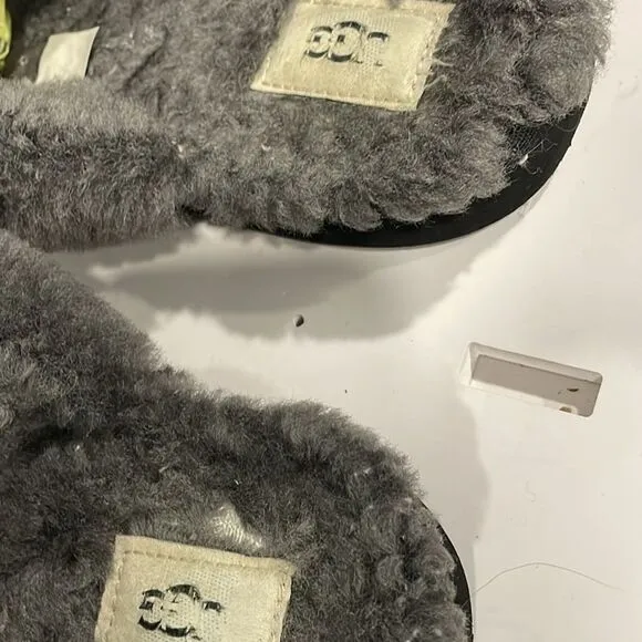 UGG Cozy slip-on slippers Womens Sz 9.5 Knit Upper Fur lining Black Gray