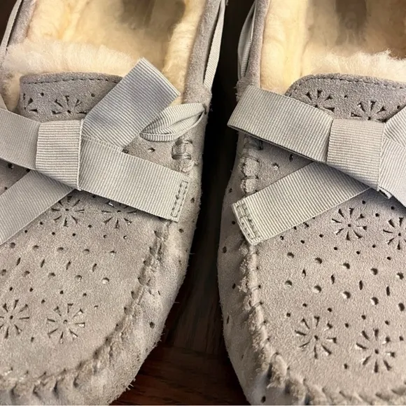 UGG DAKOTA SUNSHINE PERF SEAL SHEARLING LINED SLIPPERS US SIZE 10