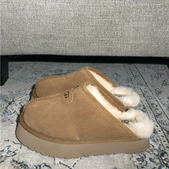 UGG Discoquette Suede Platform Chestnut Slippers