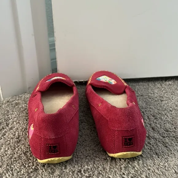 UGG FLAT SLIPPERS SHOES SIZE 5 BRAND NEW