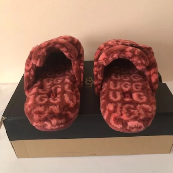 UGG  Fluff It Pop Logo Slide wool blend slipper. Size: 14