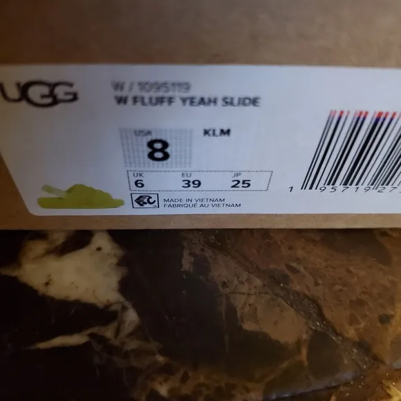 Ugg Fluff Yeah Slide Size 8 KLM Key lime Green New in Box