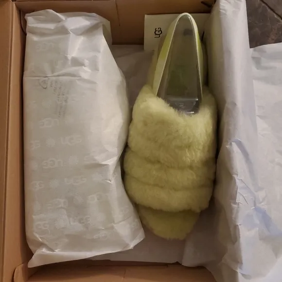 Ugg Fluff Yeah Slide Size 8 KLM Key lime Green New in Box