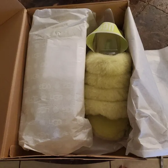 Ugg Fluff Yeah Slide Size 8 KLM Key lime Green New in Box