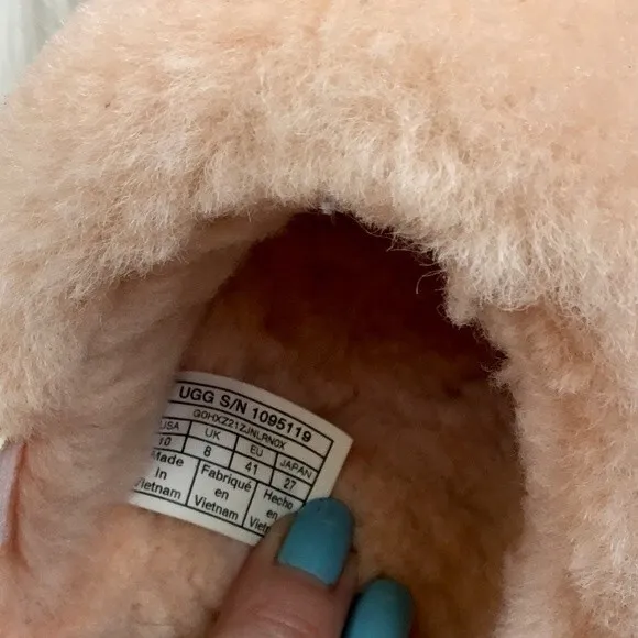UGG Fluff Yeah Slide Slippers Peach Fuzz Women’s size 10