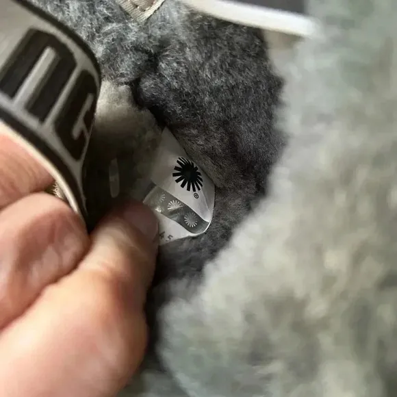 UGG fluff Yeah slide slippers sz 6 nwb