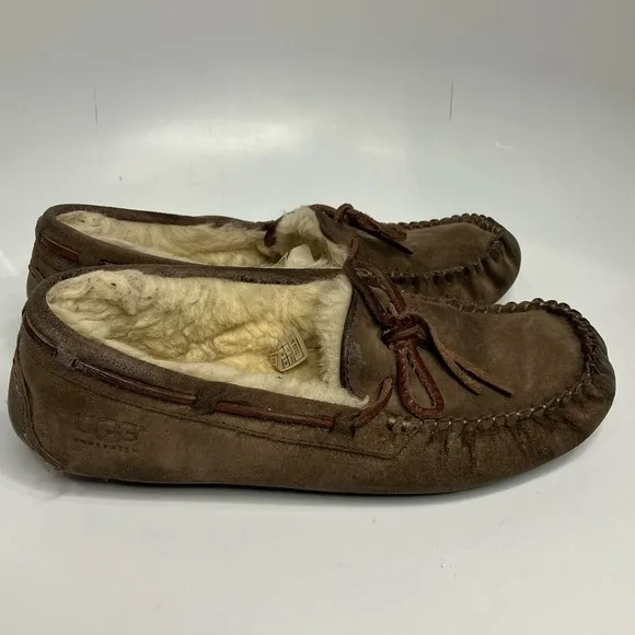UGG fur lined slippers size 7