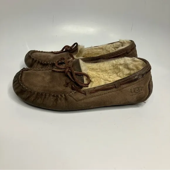 UGG fur lined slippers size 7
