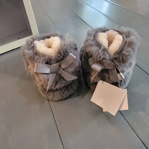 UGG Kid's Gray Jesse Bow II Fluff Bootie Size XS (0-6)