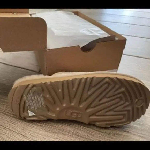 Ugg Kids' Keegan Gold Metillac Slippers GOLD, Size 1 NWT