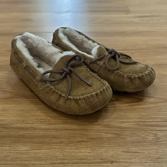 Ugg Little Kids Dakota Tan Fur Lined Slippers Sz 1 Shearling Moccasins Chestnut