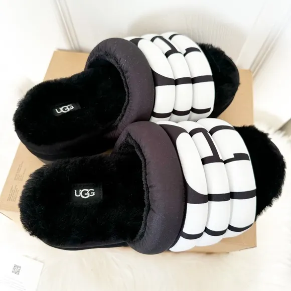 UGG Maxi Slide Logo Slide Slippers BRAND NEW SIZE 8