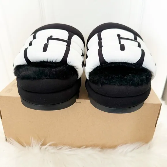 UGG Maxi Slide Logo Slide Slippers BRAND NEW SIZE 8