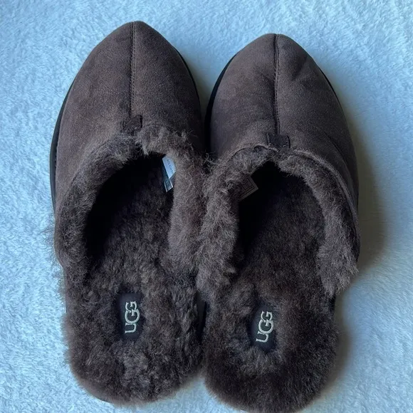 UGG Men’s Hyde Slippers