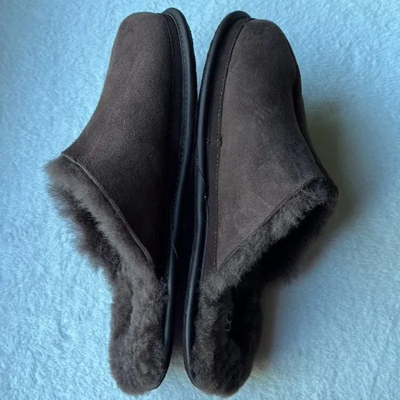 UGG Men’s Hyde Slippers