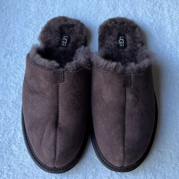 UGG Men’s Hyde Slippers