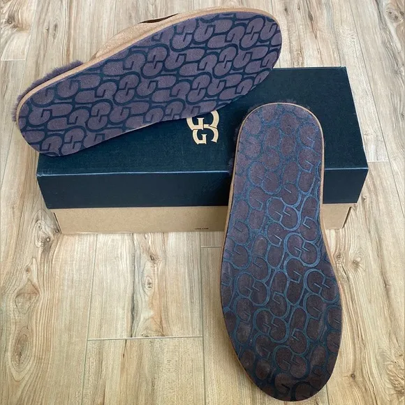 🆕UGG® Men’s Logo Scuff Slipper Chestnut Sz 10