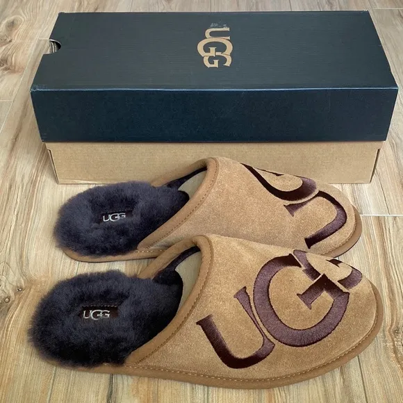 🆕UGG® Men’s Logo Scuff Slipper Chestnut Sz 10