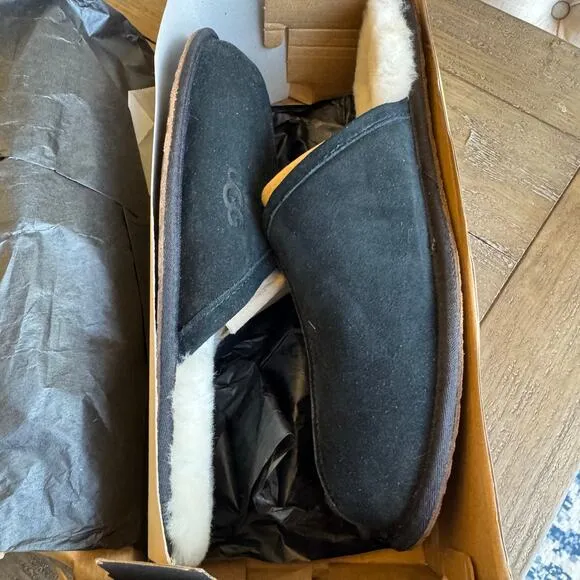 UGG Men's Size 15 Black Suede Scuff Slide NWT Lamb Cozy Comfort Slippers EU 49.5