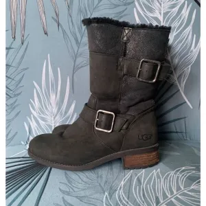 UGG OREGON BLACK SUEDE SHEEPSKIN SHEARLING ANKLE BUCKLE BOOT sz 5.5