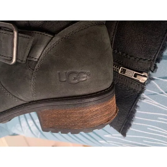 UGG OREGON BLACK SUEDE SHEEPSKIN SHEARLING ANKLE BUCKLE BOOT sz 5.5