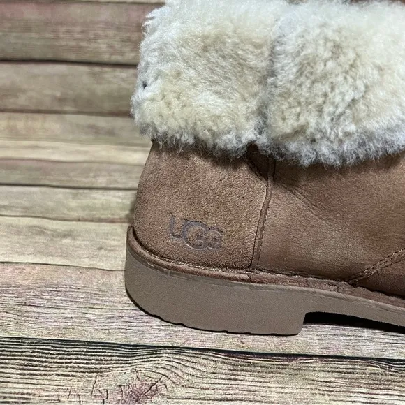 Ugg Quincy Ankle Boots