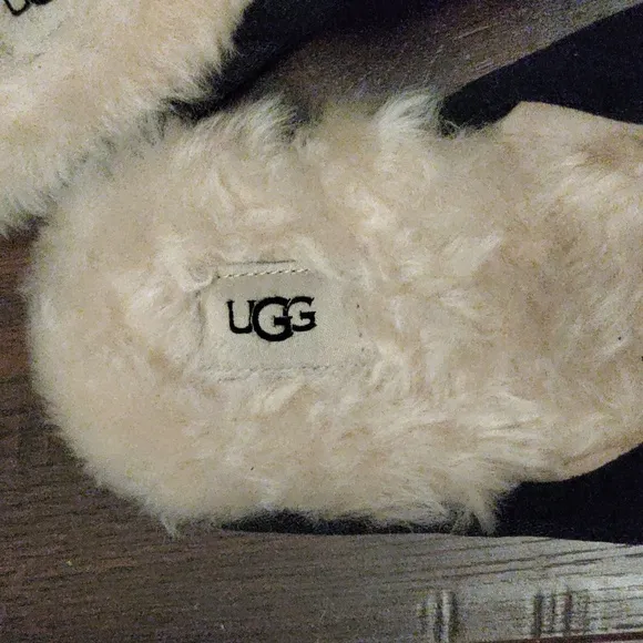 UGG Scuff Comfort Black Sheepskin/ Suede Slippers #1101111