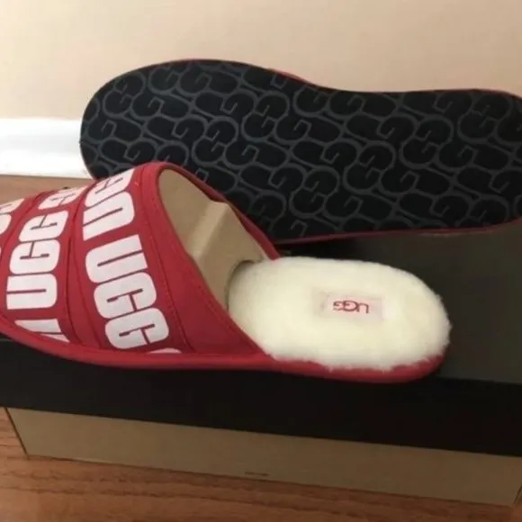 UGG Scuff Graphic Band Red Slipper. Sheepskin. Wool. Size: 10, 12
