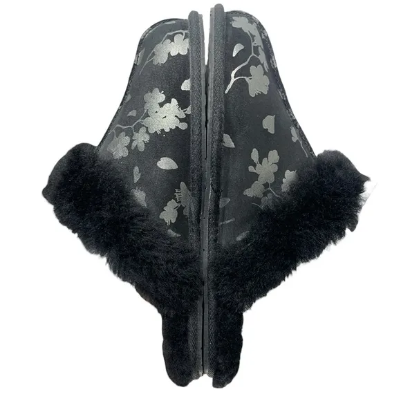 UGG SCUFFETTE II Floral Foil Slippers SZ 9 US black and sliver