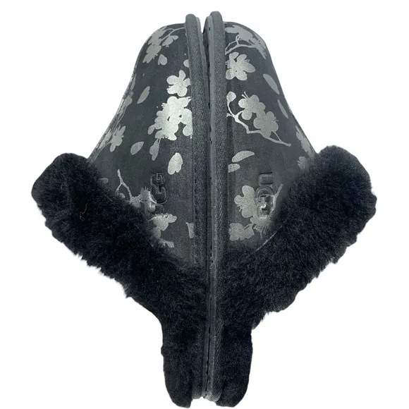 UGG SCUFFETTE II Floral Foil Slippers SZ 9 US black and sliver