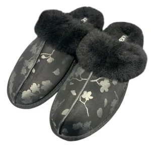 UGG SCUFFETTE II Floral Foil Slippers SZ 9 US black and sliver
