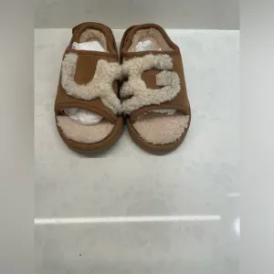 UGG Slide Slippers Chestnut kids size 9.