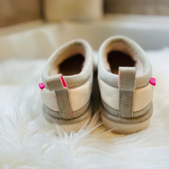 UGG Tasman LTA Puffer Slipper Cream Shoes!